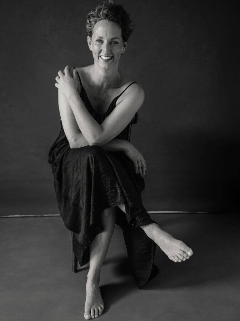 Connected Monique - iammozi